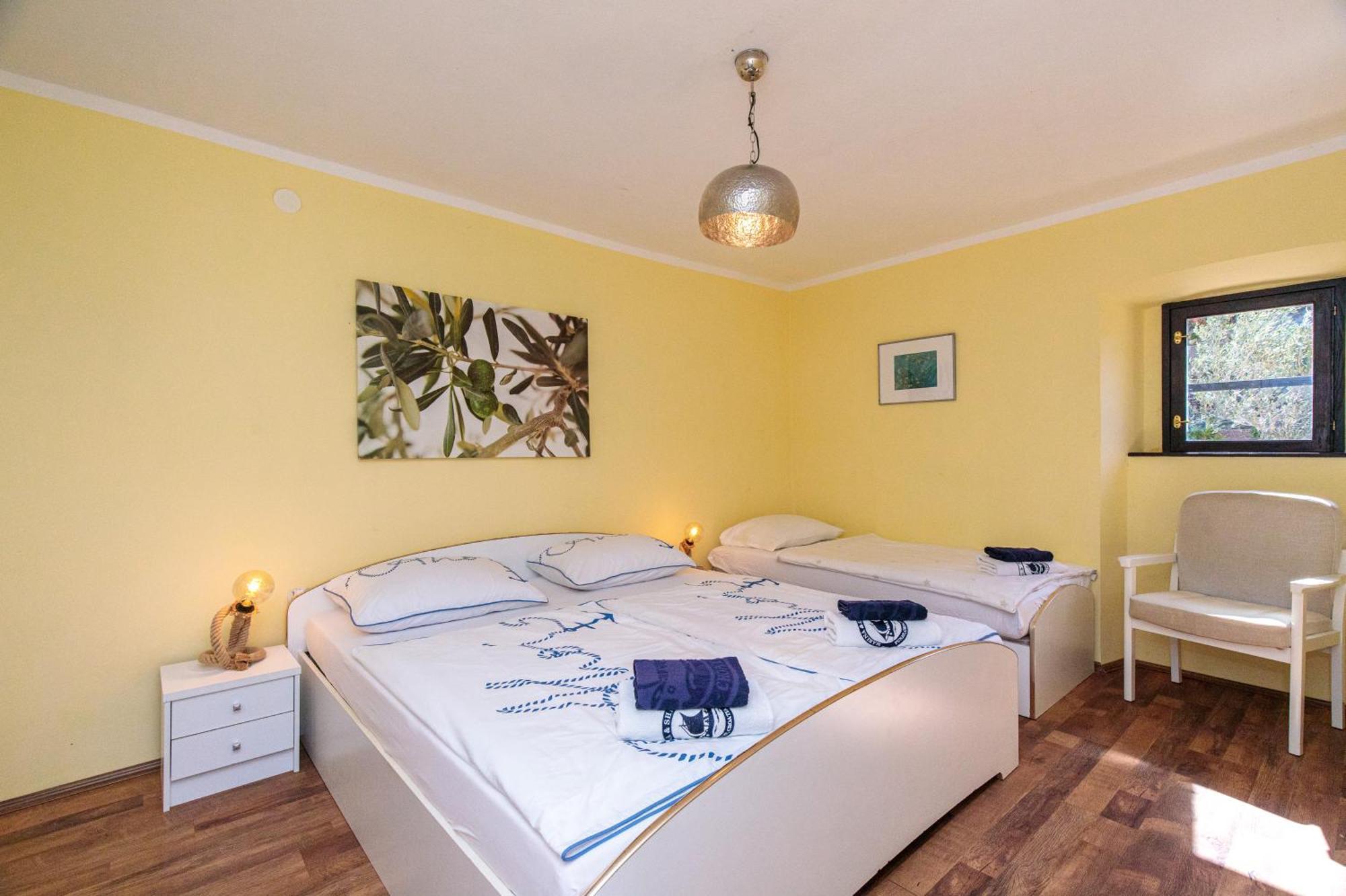 Apartments Lina Vrh  Eksteriør billede