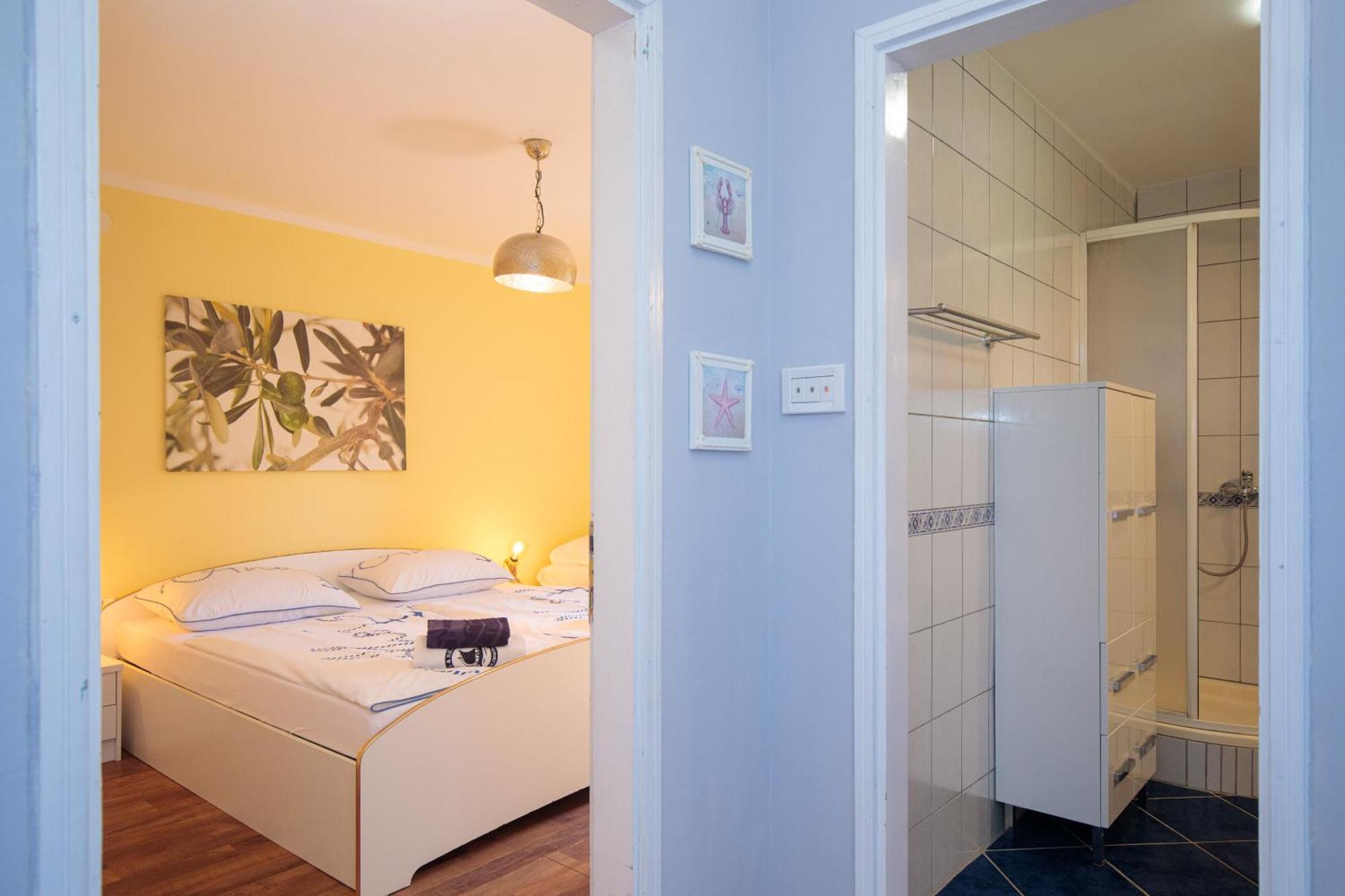 Apartments Lina Vrh  Eksteriør billede